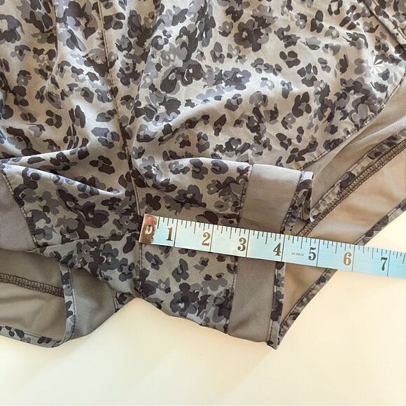 🍋 Athleta •Women’s Mesh Racer Run MidRise Athletic Shorts w/Built in Brief Sz S - Picture 5 of 7